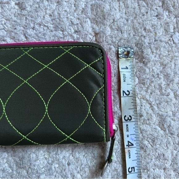 Travelon NWOT Hunter Green, Neon Green, Pink Zip Around Travel Wallet - Picture 9 of 10